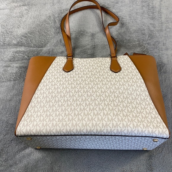 Michael Kors Tote Bag Women Large White Tan MK Monogram Signature  Zip Bag - Picture 5 of 11
